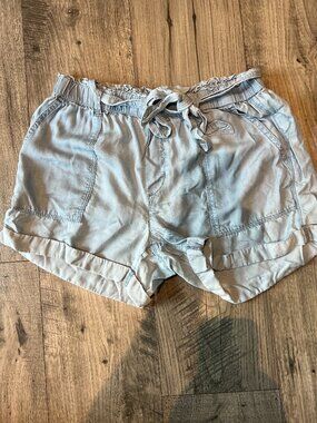 Aerie Light Wash Chambray Paperbag Shorts Size M